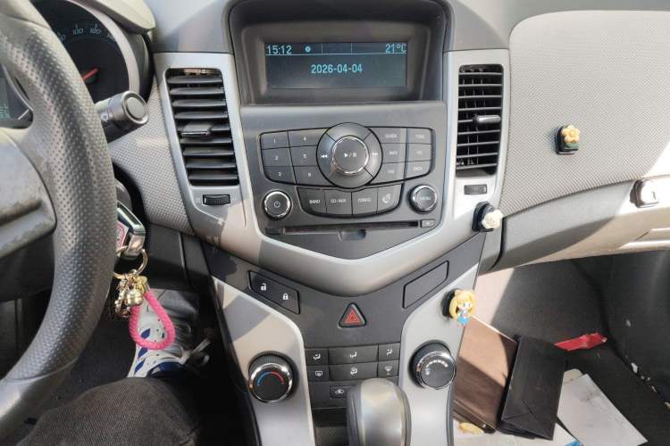 Used Chevrolet Cruze 2012 1.8L SE AT Audio And AC Panel