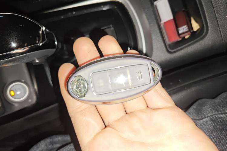 Used Nissan Tiida 2019 1.6L CVT Smart Drive Version China VI Standard Vehicle Key