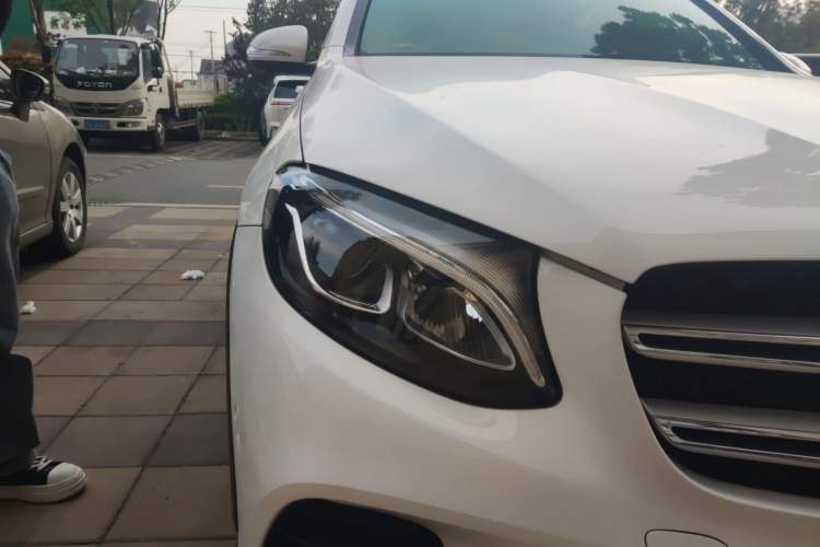 Used Mercedes-Benz GLC 2017 GLC 260 4MATIC Luxury Model
