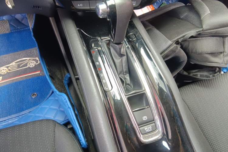 Used Honda Vezel 2015 1.5L CVT two-wheel drive Comfort trim
