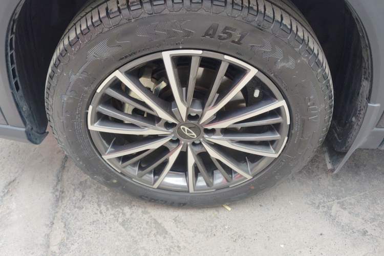 Used Chery Tiggo 8 PRO 2024 Champion Edition 290T Two-Wheel Drive Shining Version 5 Seats Left Front Wheel Hub