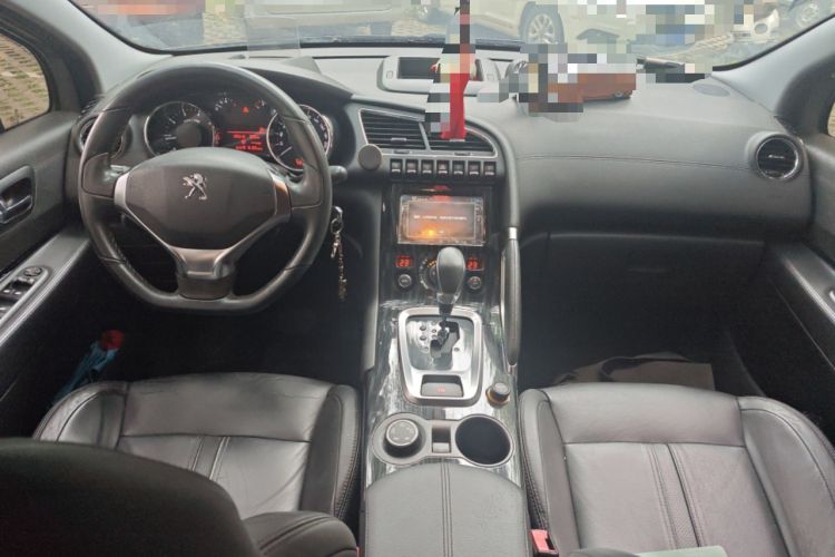 Used Peugeot 3008 2015 1.6THP Automatic Prestige Edition Center Console