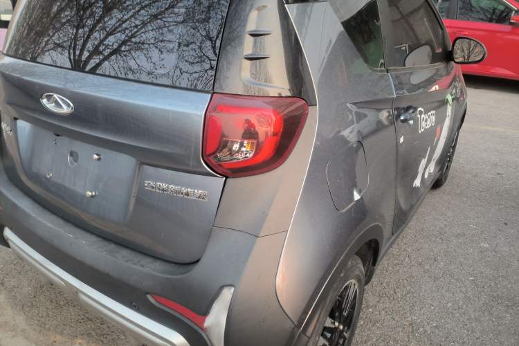 Used Chery QQ Little Ant 2022 Revised Version Sweet Pink Edition Half-Sugar Version Lithium Iron Phosphate 30.7 kWh 30 kW 301 km