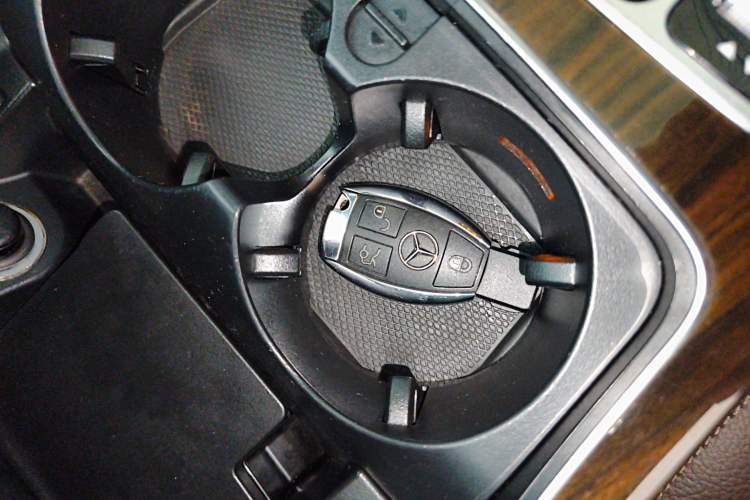 Used Mercedes-Benz GLC 2018 Facelift GLC 260 4MATIC Luxury Edition Vehicle Key