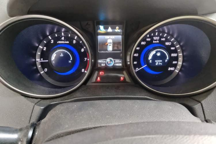 Used CHANGAN CS75 2014 2.0L Manual Luxury Version China IV Standard