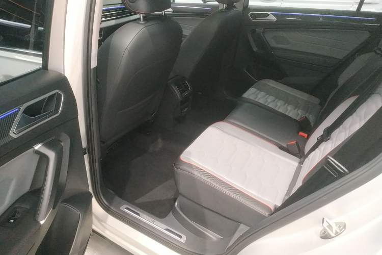 Used Volkswagen Tiguan L 2022 330TSI Automatic Two-Wheel Drive R-Line Flagship Edition
