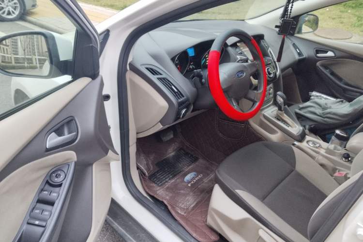 Used Ford Focus 2012 Sedan 1.6L Automatic Comfort Model
