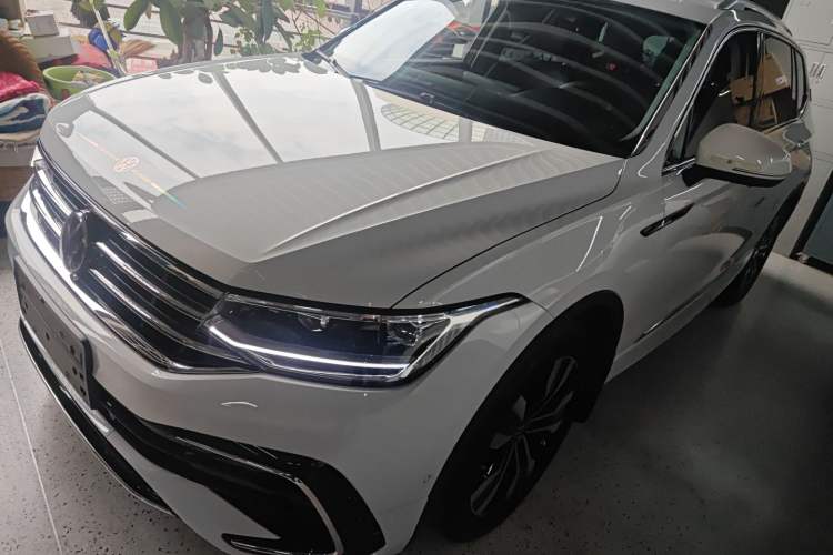 Used Volkswagen Tiguan L 2024 380TSI Automatic All-Wheel Drive R-Line Enhanced 7-Seater