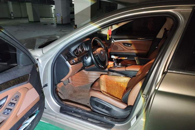 Used BMW 5 Series 2014 525Li Leading Model
