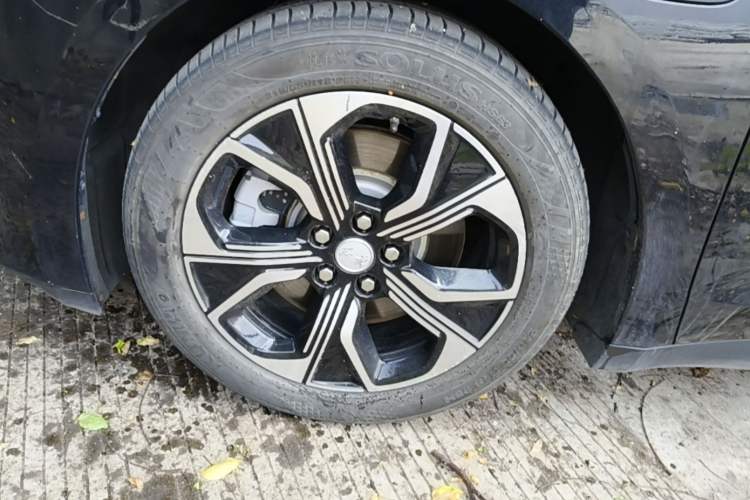 Used Hongqi E-QM5 2023 Base Travel Edition

