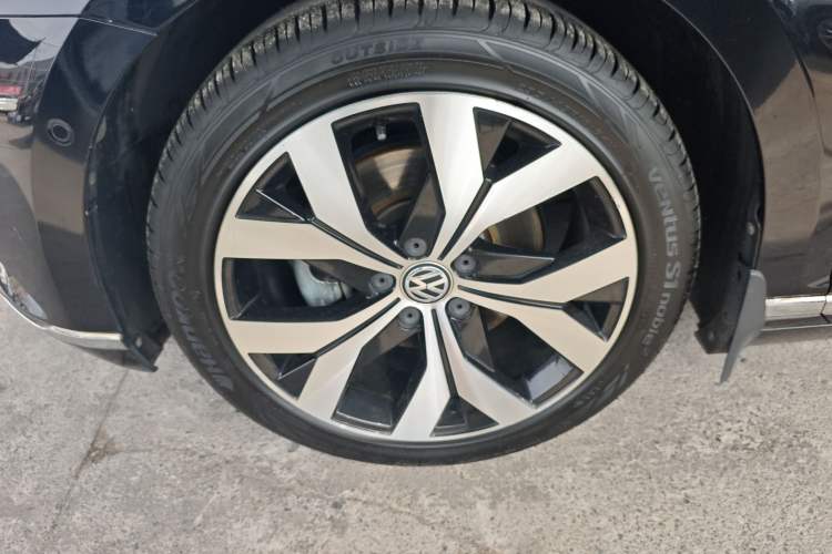 Used Volkswagen Magotan 2018 330TSI DSG Luxury Model Exterior 4