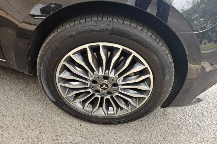 Used Mercedes-Benz V-Class  Right Front Wheel Hub