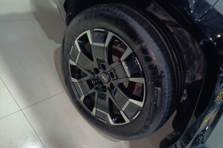 Used Formula Leopard 8 2025 Smart & Brave Flagship Edition 7 Seats Right Rear Wheel Hub