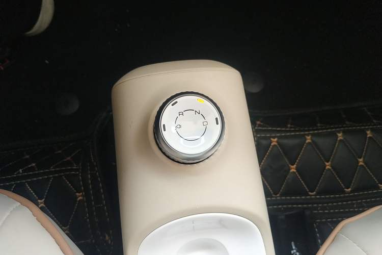 Used Wuling Hongguang MINIEV 2024 3rd Generation 215km Youth Edition Gear Lever