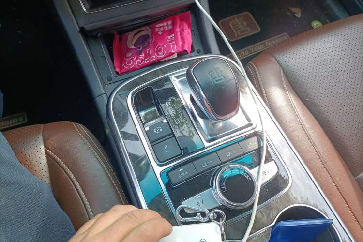 Used BYD Tang New Energy 2015 2.0T Four-Wheel-Drive Flagship Model Gear Lever