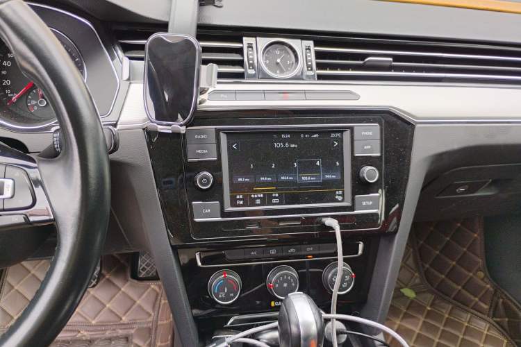 Used Volkswagen Magotan 2019 330TSI DSG Leading Edition China V Standard