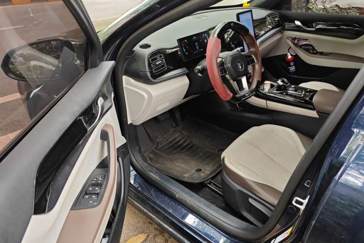 Used BYD Qin PLUS 2023 Champion Edition DM-i 55KM Leading Model Driver Seat