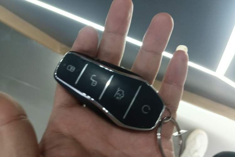 Used BYD Han 2025 DM-i Intelligent Driving Edition 125KM LiDAR Flagship Model Vehicle Key