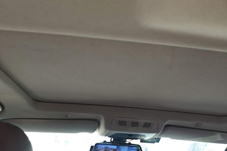 Used BMW 5 Series 2014 525Li Leading Model
