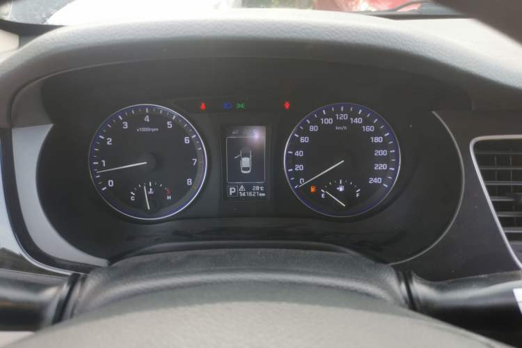 Used Hyundai Mistra 2014 1.8L Automatic Smart GLS
