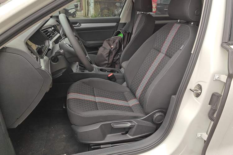 Used Volkswagen Lamando 2019 230TSI DSG Fashion Edition China VI Left Front Seat