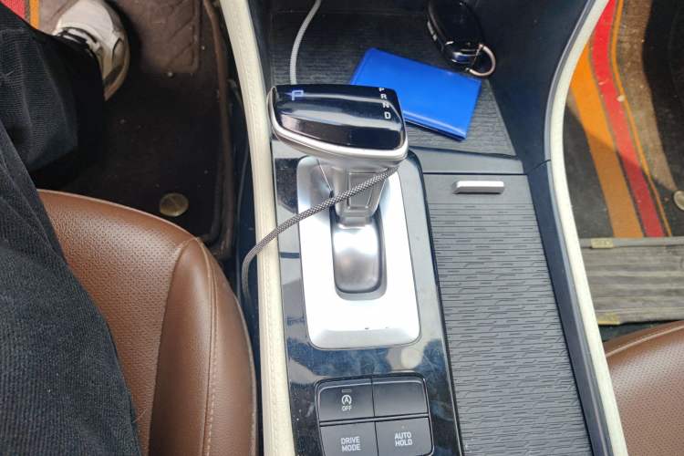 Used Hyundai Mistra 2021 1.8L CVT LUX Premium Edition Gear Lever