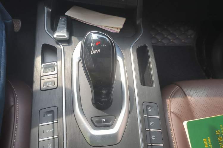 Used Wey VV6 2020 2.0T Two-Wheel Drive Smart Enjoyment+
