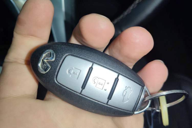 Used Infiniti Q50L 2018 2.0T Enjoyment Version China VI Standard