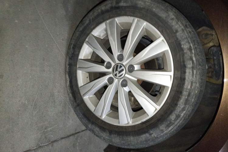 Used Volkswagen Sagitar 2015 1.6L Automatic Comfort Model
