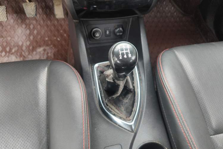 Used CHANGAN KAICHENG Oushang A600 2016 1.5L Manual Luxury 7-Seater