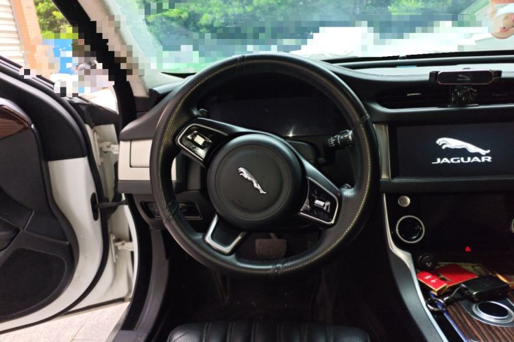 Used Jaguar XFL 2017 XFL 2.0T 240PS Luxury Edition Steering Wheel