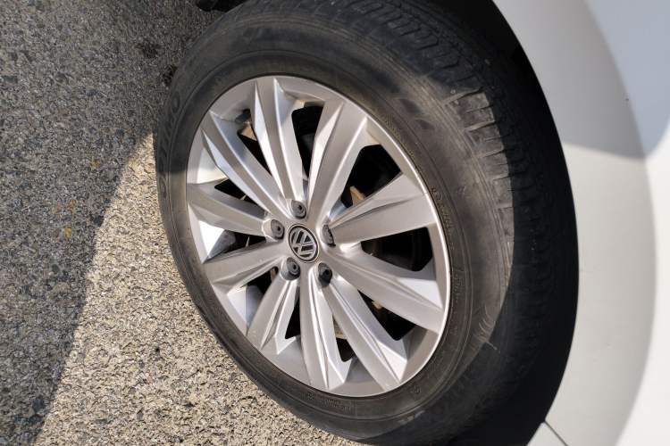 Used Volkswagen Bora 2018 1.5L Automatic Comfort Model Right Front Wheel Hub