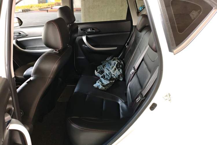 Used CHANGAN CS35 2015 1.6L Automatic Luxury Model China V Standard
