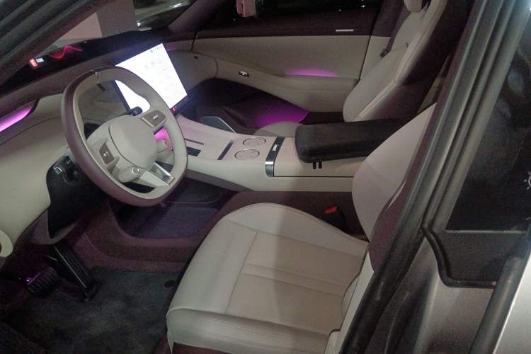 Used Xiaomi Auto YU7 2025 Ultra-Long Range All-Wheel Drive Pro Version
