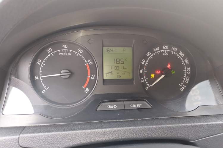 Used Skoda Rapid 2013 1.6L Automatic Smart Selection Model Instrument Cluster