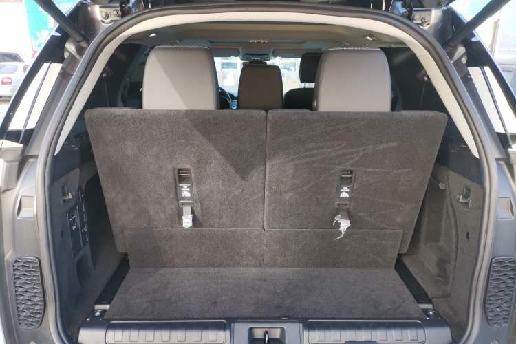 Used Land Rover Discovery 2023 360 PS R-Dynamic S
