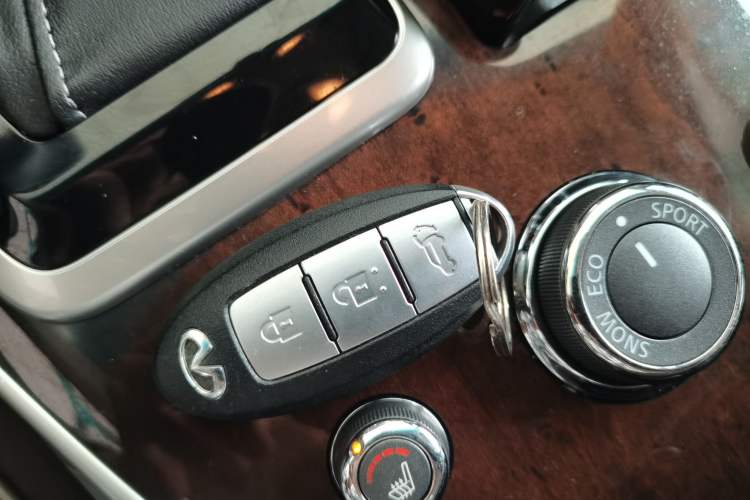 Used Infiniti QX60 2016 2.5 S/C Hybrid Two-Wheel-Drive Excellence Edition China V Standard