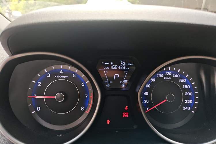 Used Hyundai Elantra (5th Generation / Langdong) 2016 1.6L Automatic Smart Version
