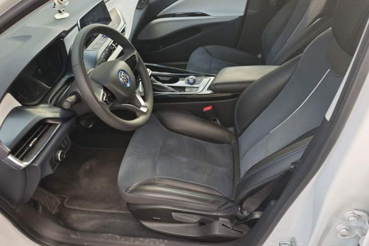 Used Buick Velite 6 2019 Connected Fashion Model
