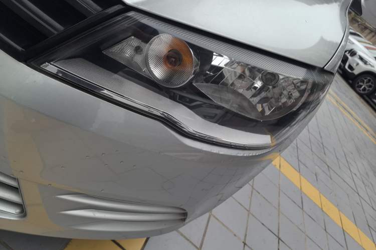 Used Volkswagen Jetta 2015 Value Edition 1.6L Manual Fashionable Style Left Front Headlight