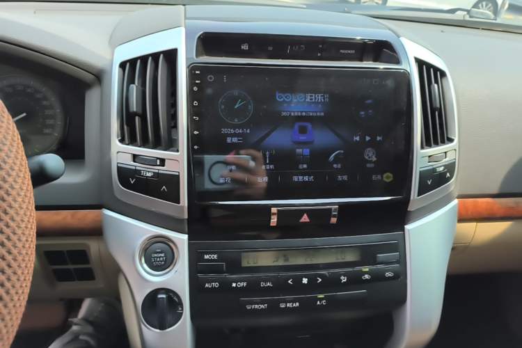 Used Toyota Land Cruiser 2015 4.0L V6 Middle East Low-Trim Version Audio And AC Panel