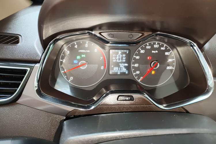 Used Baojun 310W 2017 1.5L Manual Fashion Model China V
