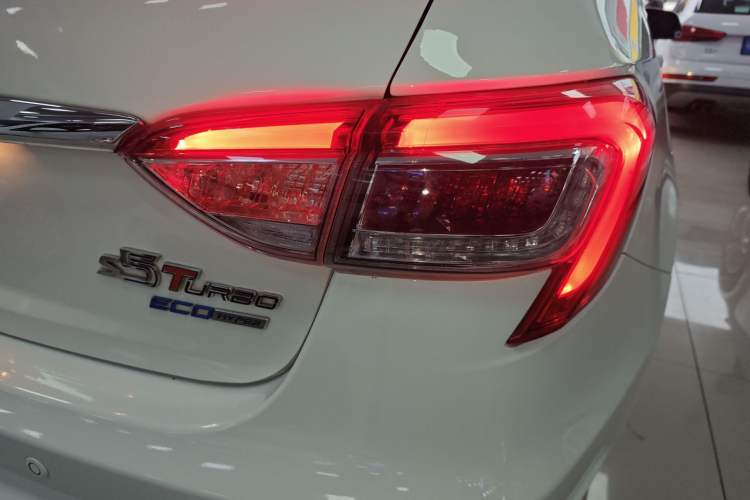 Used Luxgen 5 2015 1.8T Automatic Smart Model