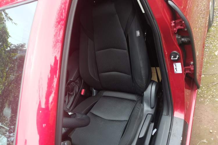 Used Mazda 3 Axela 2014 Sedan 1.5L Manual Comfort Model Left Front Seat
