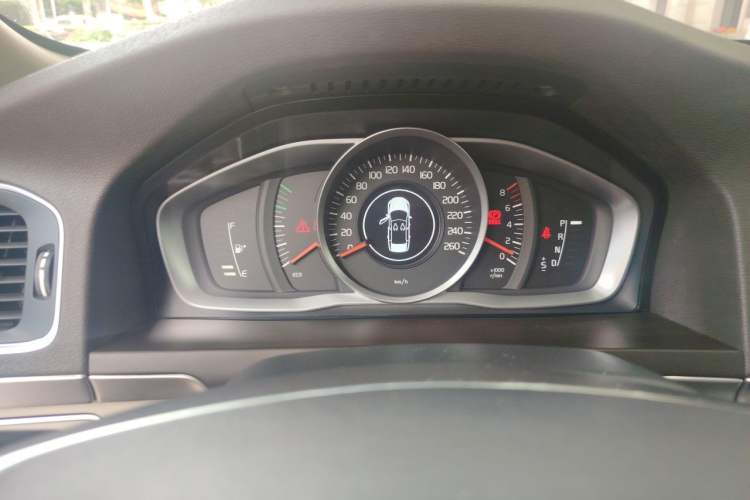 Used Volvo S60 2014 S60L 2.0T Zhiyuan Edition