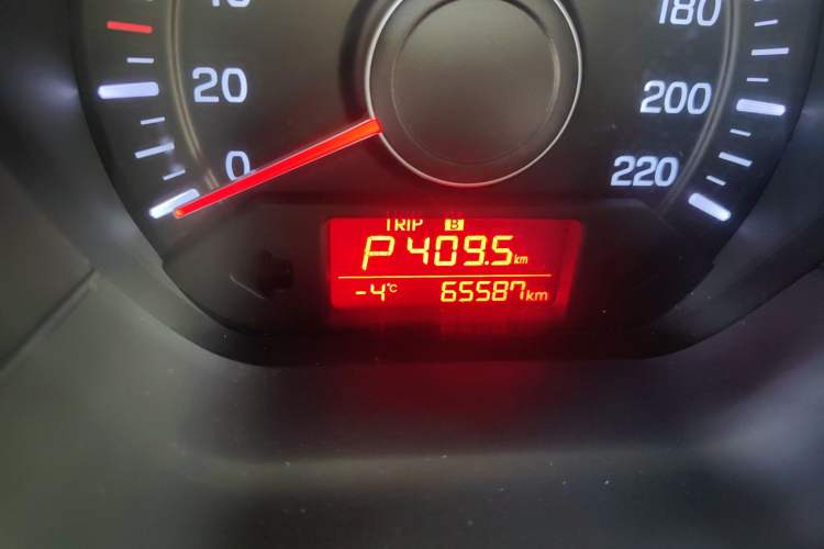 Used Kia K2 2015 Sedan 1.4L Automatic GLS
