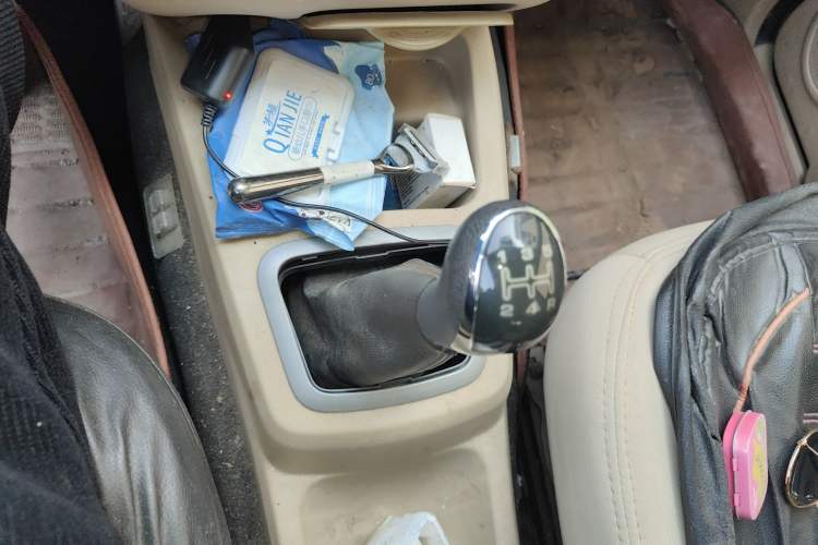 Used BAIC Weiwang M30 2015 1.5L Comfort version DAM15 Gear Lever