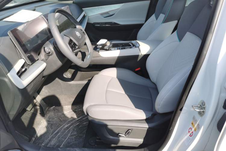 Used CHANGAN UNI-T 2023 2nd Generation 1.5T Luxury Version Left Front Seat