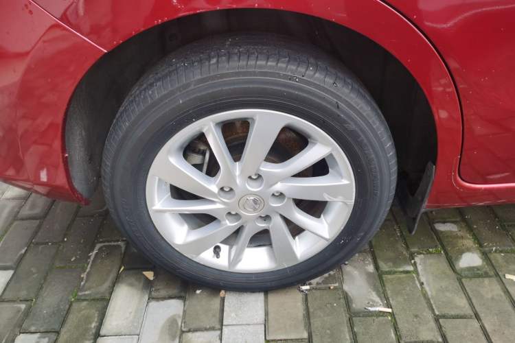 Used Nissan Tiida 2016 1.6L CVT Cool Dynamic Edition Right Rear Wheel Hub