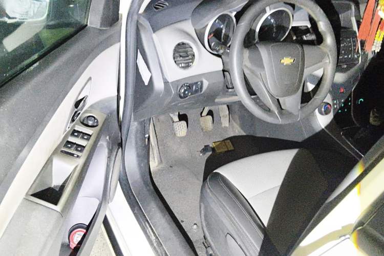 Used Chevrolet Cruze 2013 1.6L SL Sunroof Edition MT